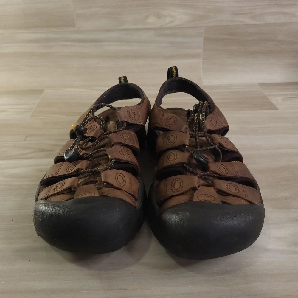 Keen Newport Sandals Mens Size 9 Brown Leather Closed Toe Hiking Trail